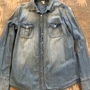 J Crew Chambray Everyday shirt